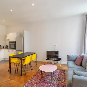 dify-le-confetti-bellecour.hotels-rhonealpes.com/