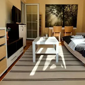 Between Parks - King Bed - - Football Field Appartamento
