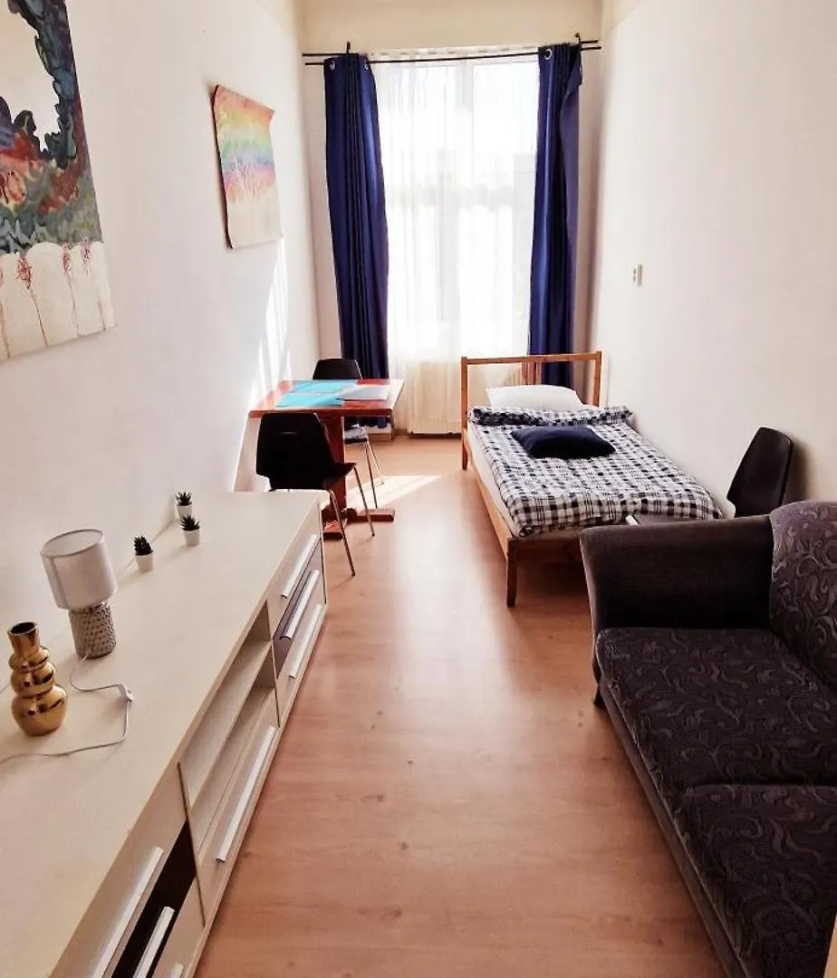 Domum Unirea, Across The Street Of Old City Center Bucureşti