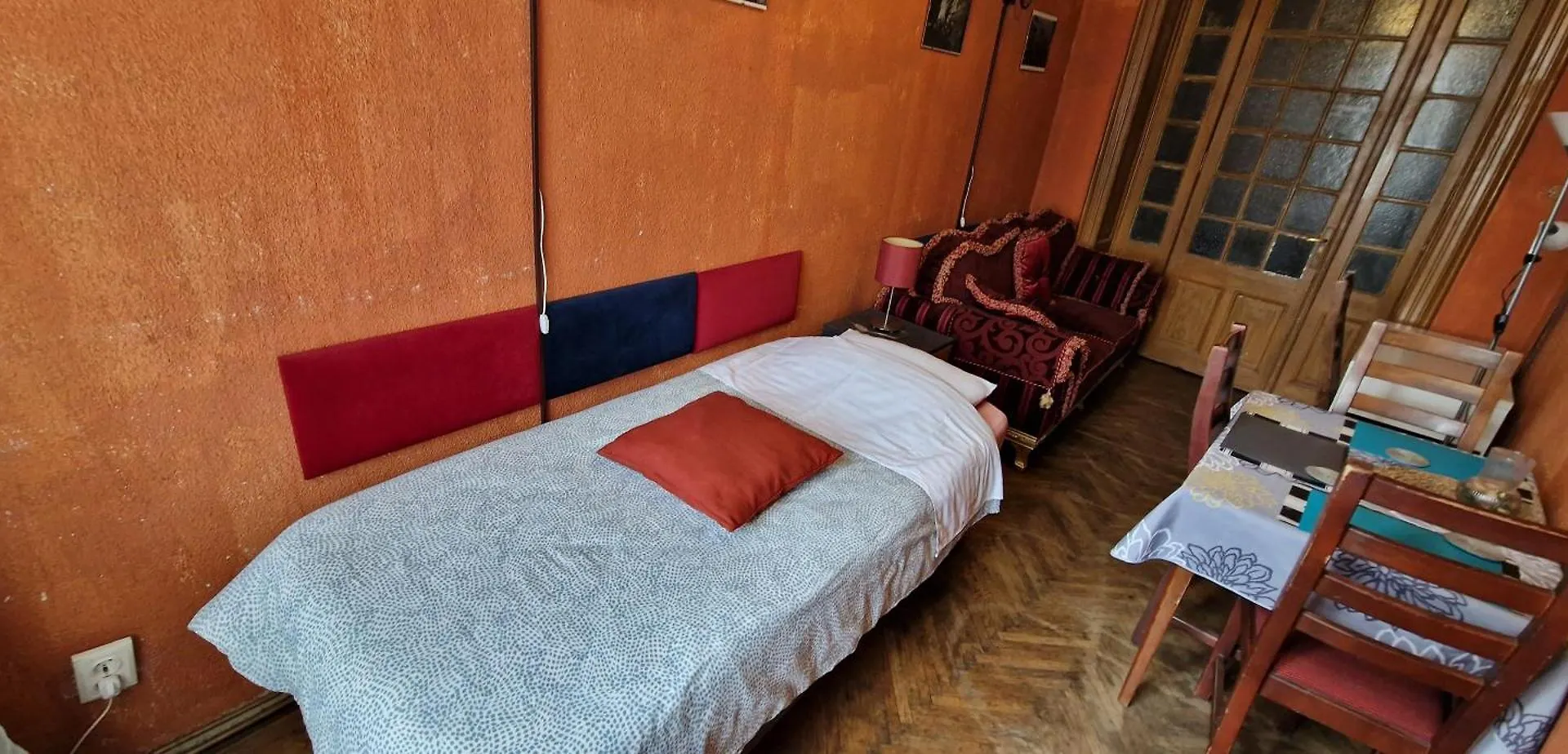 Domum Unirea, Across The Street Of Old City Center Bucureşti 0*,