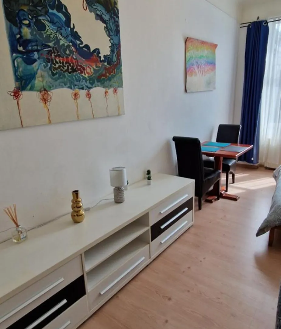 Domum Unirea, Across The Street Of Old City Center Bucureşti