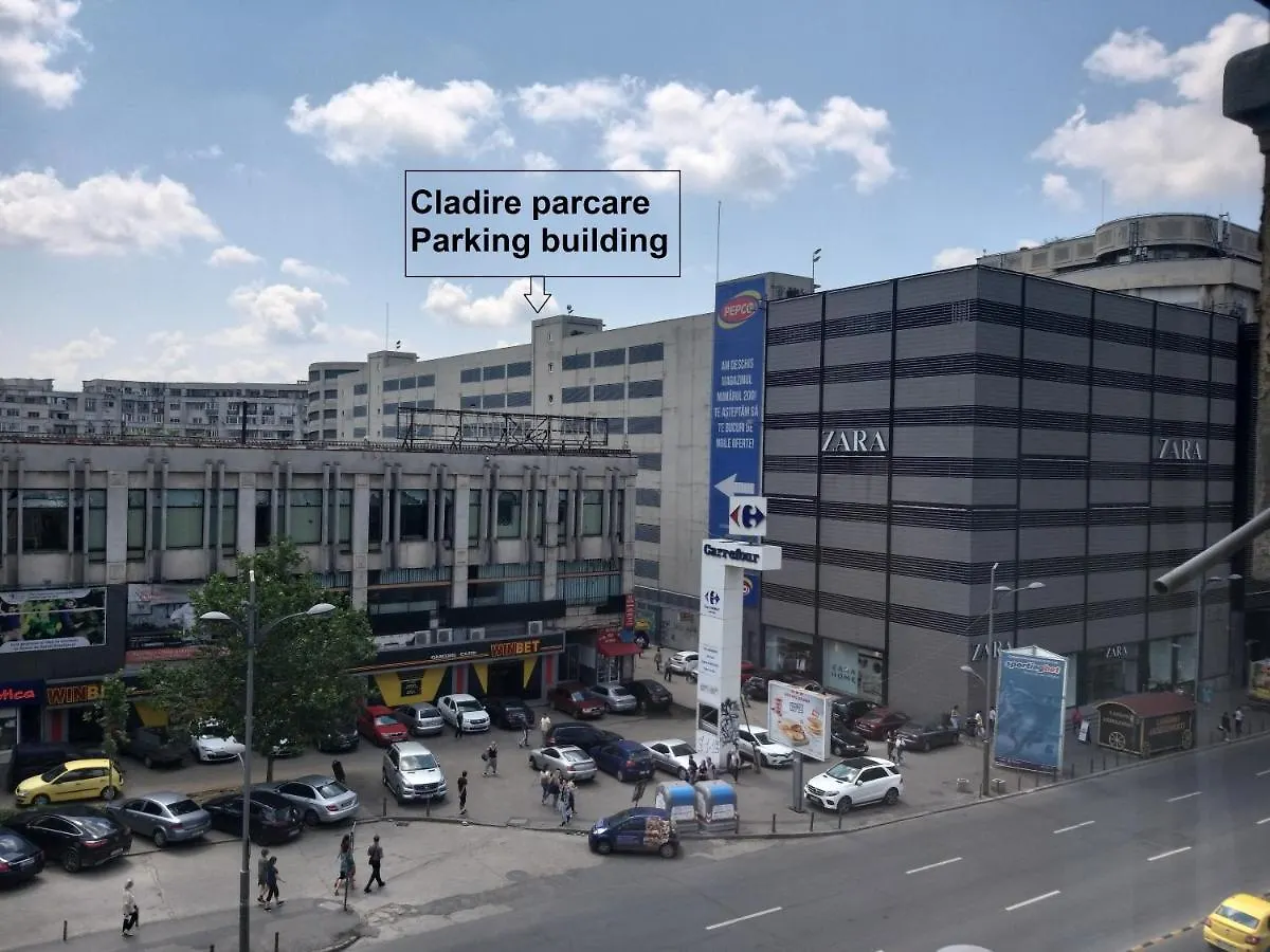 Domum Unirea, Across The Street Of Old City Center Bucureşti România